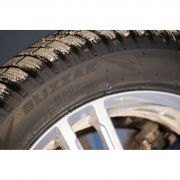 Bridgestone Blizzak LM005 215/55 R16 97V