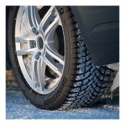 Bridgestone Blizzak LM005 215/55 R16 97V